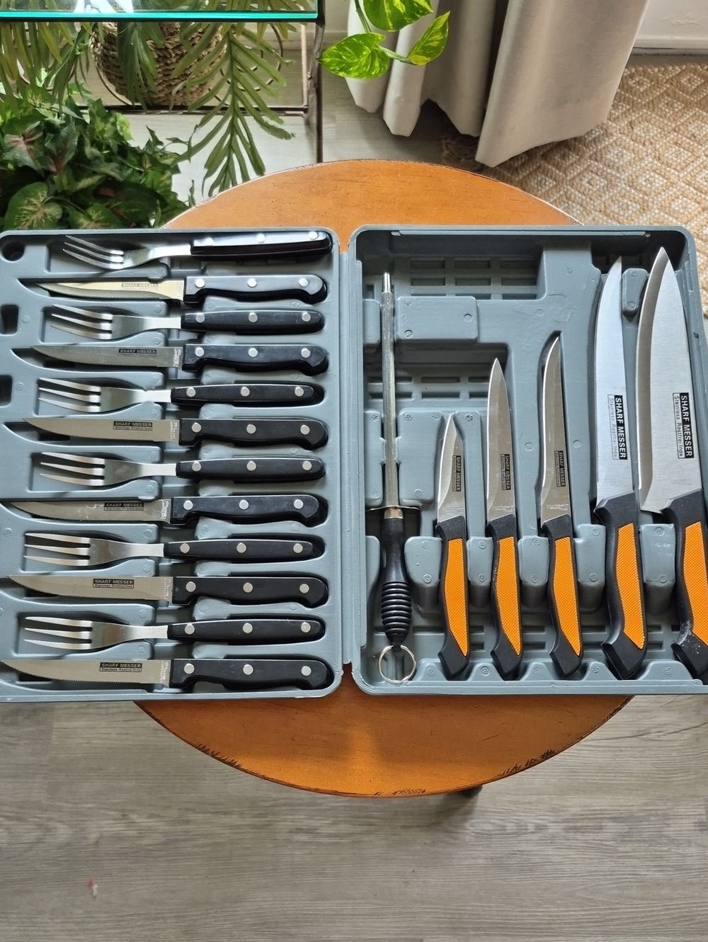 Sharf Messer Knife and Cutlery Set in Black and Orange with Case